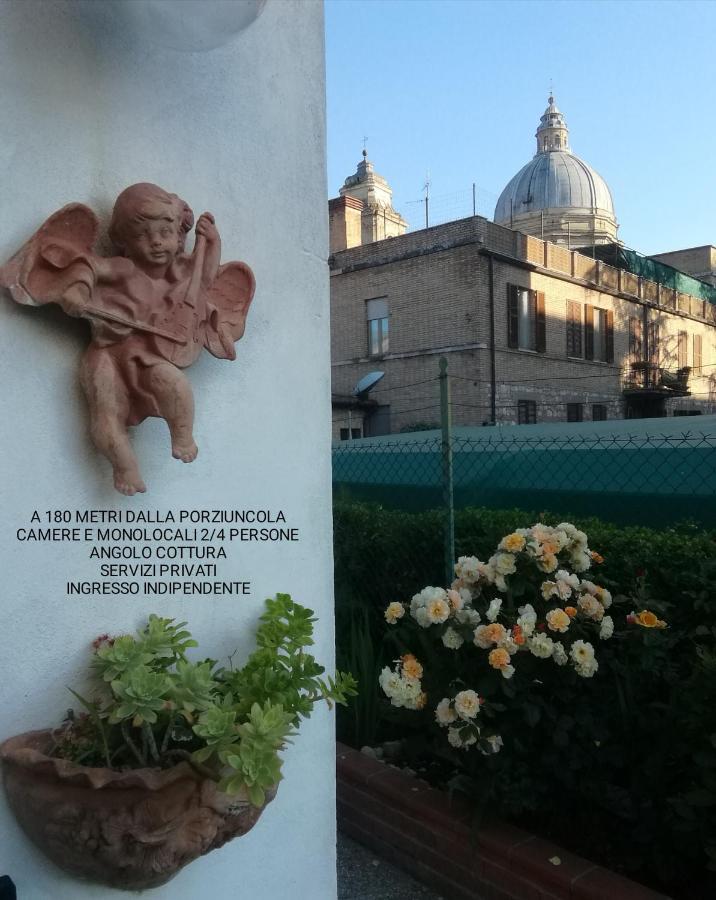 La Corte Degli Angeli Locazioni Turistiche Ассізі Екстер'єр фото