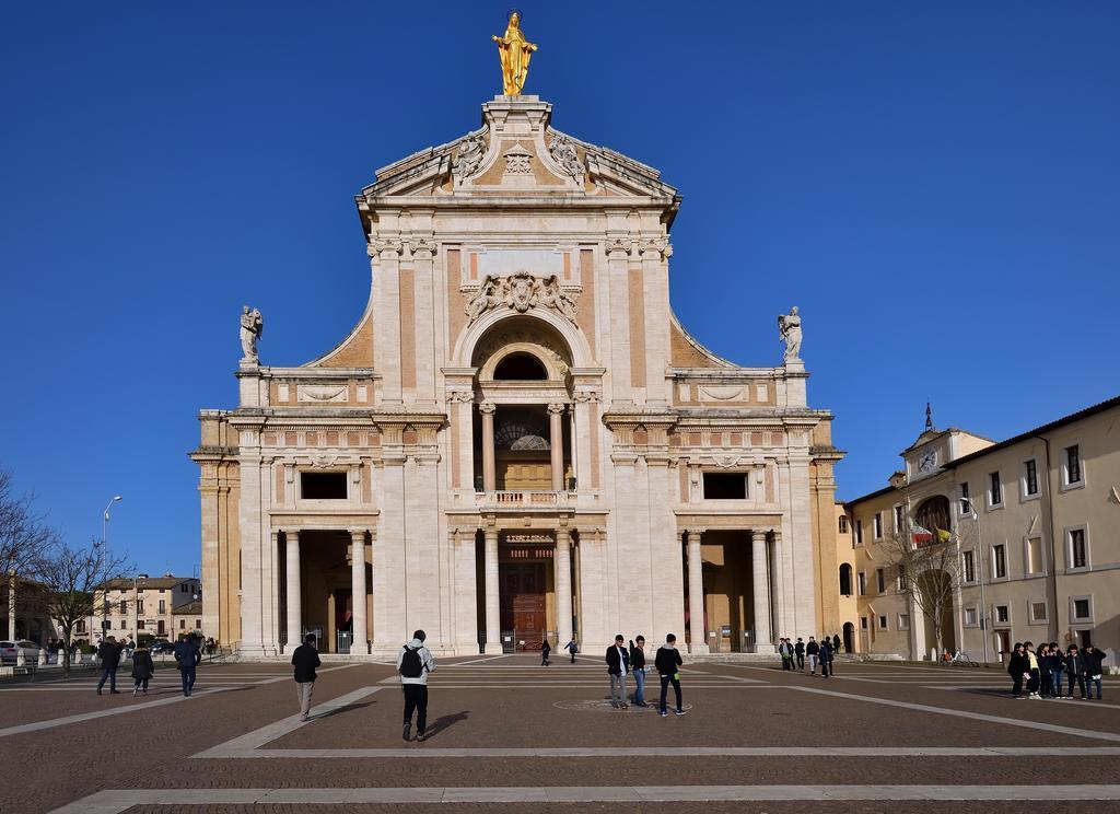 La Corte Degli Angeli Locazioni Turistiche Ассізі Екстер'єр фото
