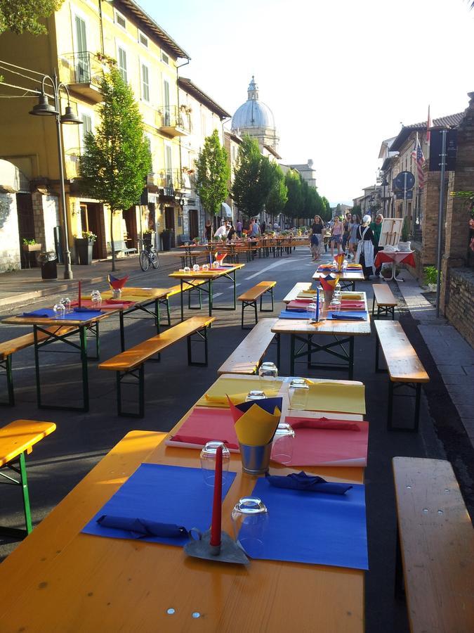 La Corte Degli Angeli Locazioni Turistiche Ассізі Екстер'єр фото